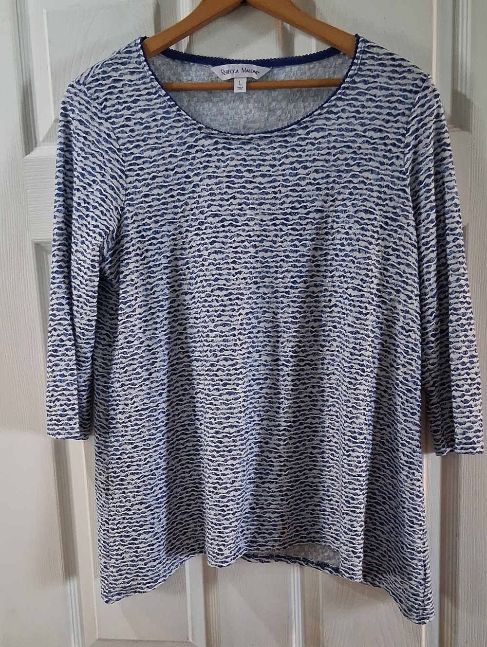 Rebecca Malone Blue & White Wave-Print Scoop Neck Long Sleeve Top Stretchy